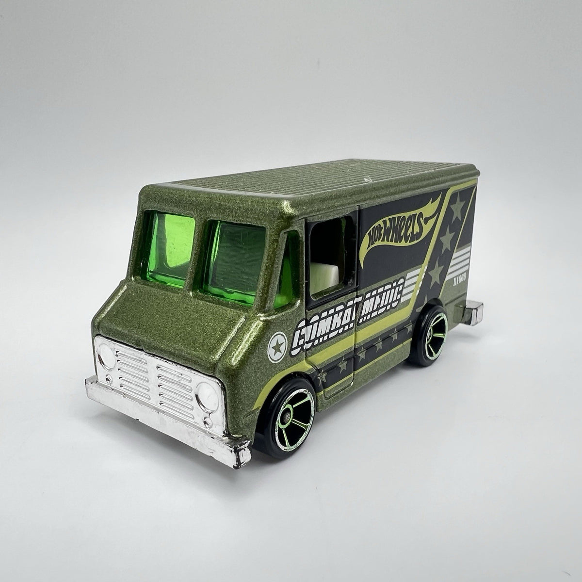 Hot Wheels Grumman Olson HW City Combat Medic Rescue Van Green 2012 Mint - LOOSE