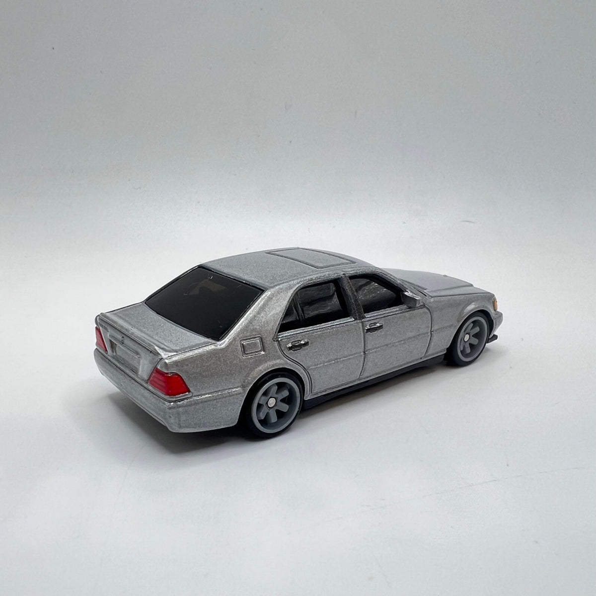 Hot Wheels Mercedes-Benz 500 SEL W140 Silver Real Riders LOOSE 1/64