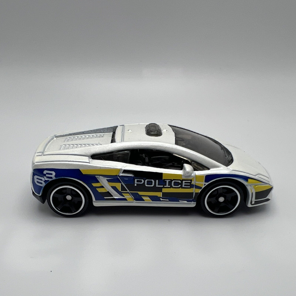 Matchbox Lamborghini Gallardo LP560-4 Police 1:64 Scale Diecast Car