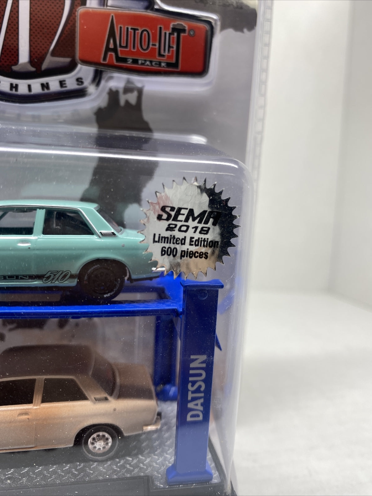 1/64th M2 Machines Auto Lift  2018 SEMA Edition 1970 Datsun 510 Set