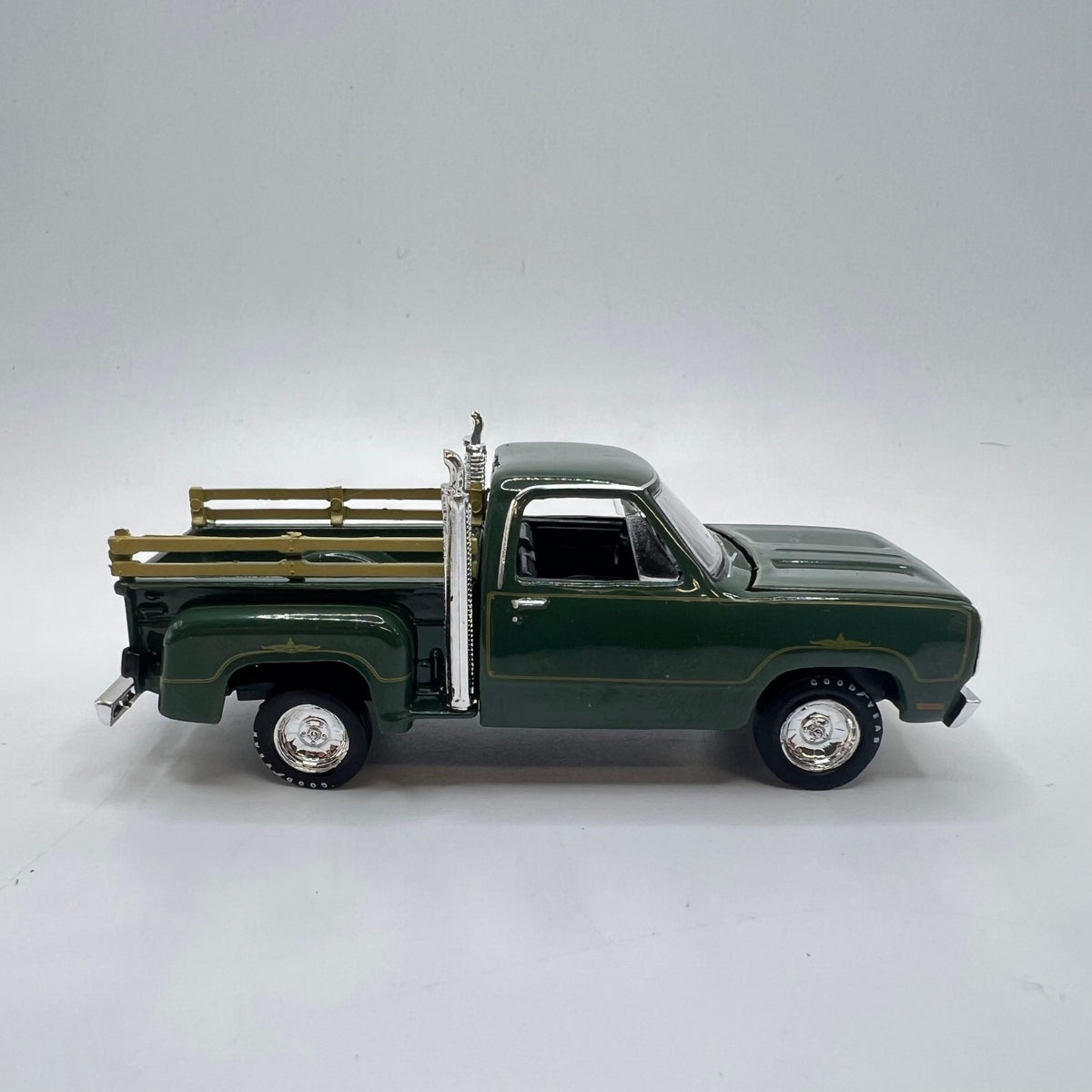 M2 Machines 1978 Dodge Warlock Pickup Green LOOSE 1/64
