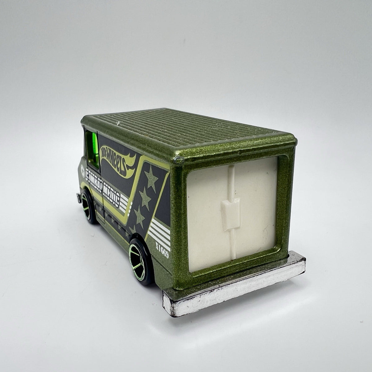 Hot Wheels Grumman Olson HW City Combat Medic Rescue Van Green 2012 Mint - LOOSE