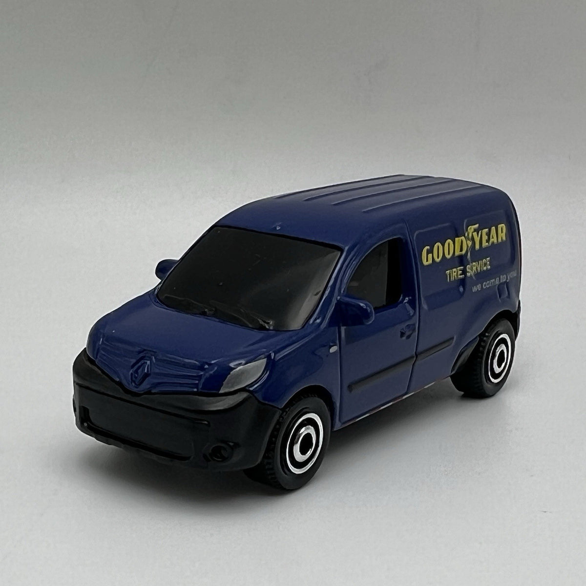 2018 18 Renault Kangoo Express Collectible 1/64 Scale Diecast Diorama Model