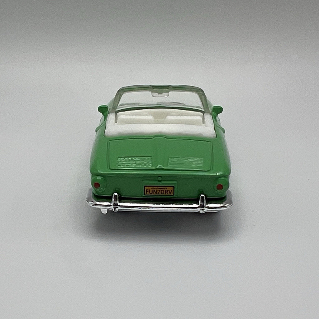 1966 66 Volkswagen Karmann Ghia Type 34 Collectible 1/64 Scale Diecast Model