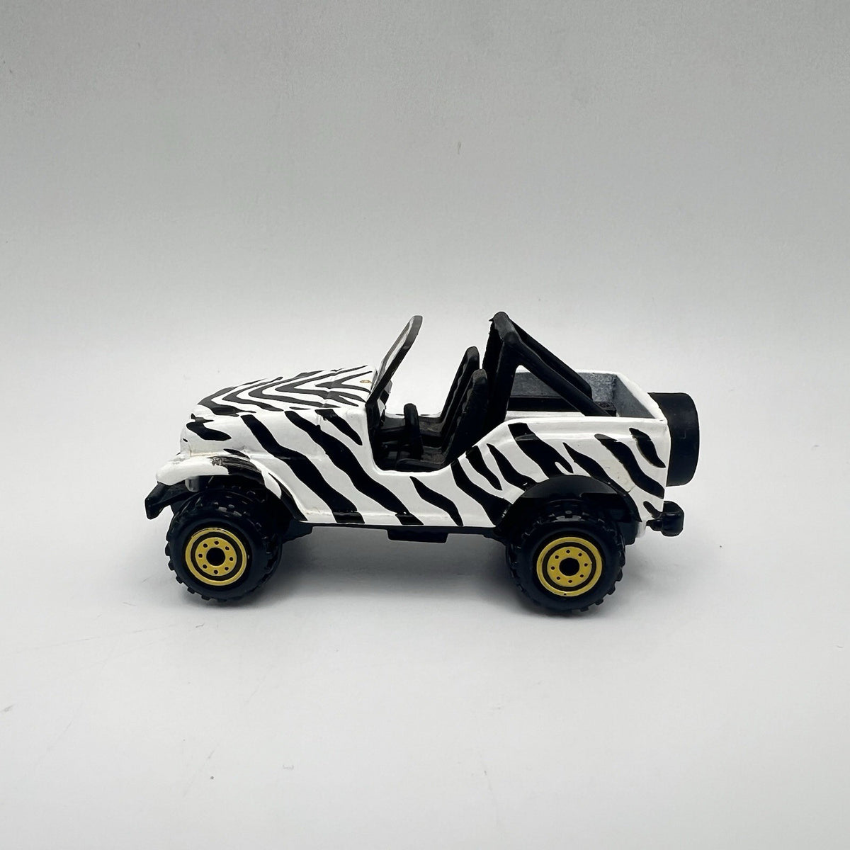Vintage 1999 Hot Wheels Jeep Zebra Colors