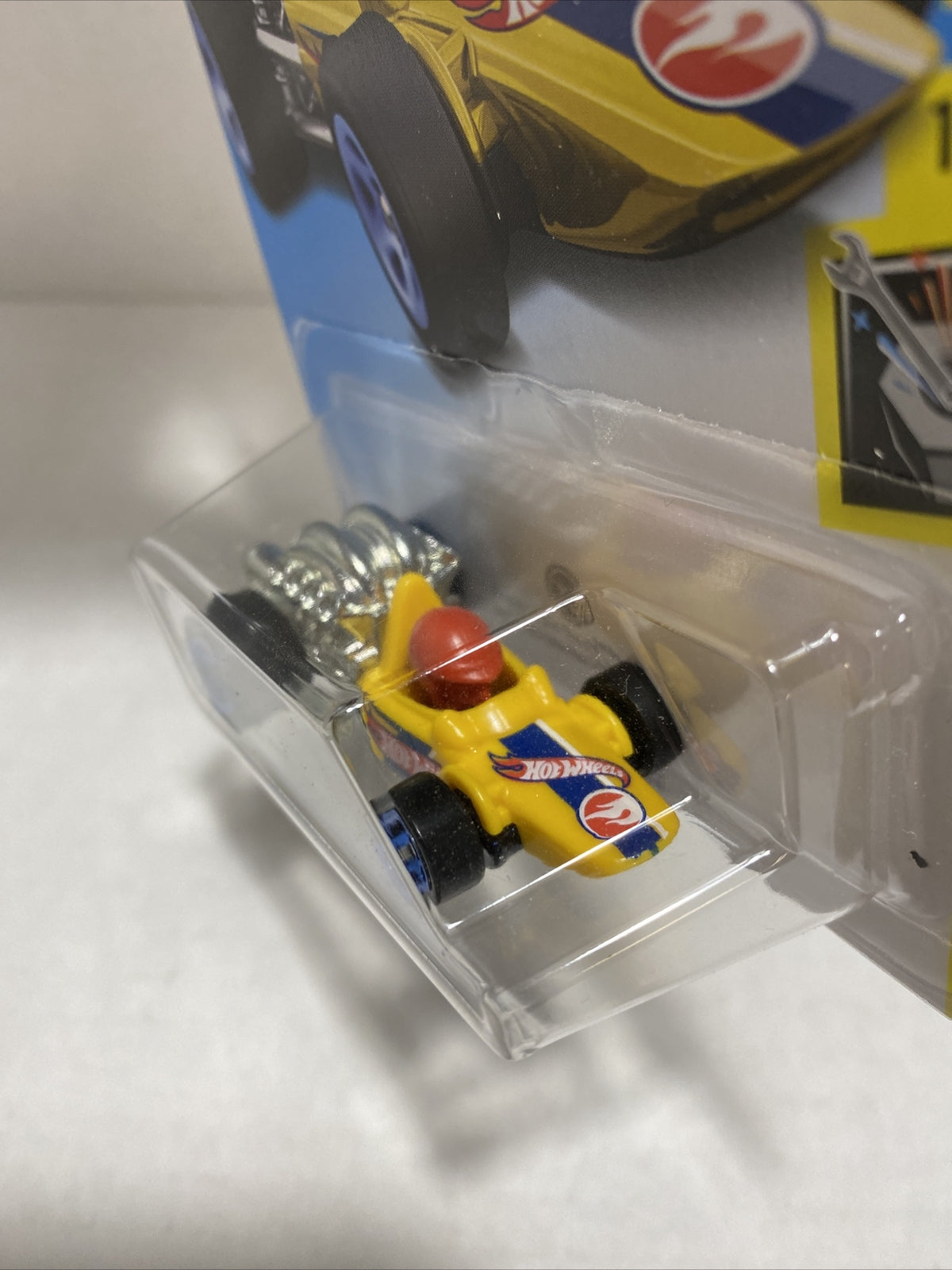 2019 HOT WHEELS H CASE TREASURE HUNT HEAD STARTER # 163 YELLOW