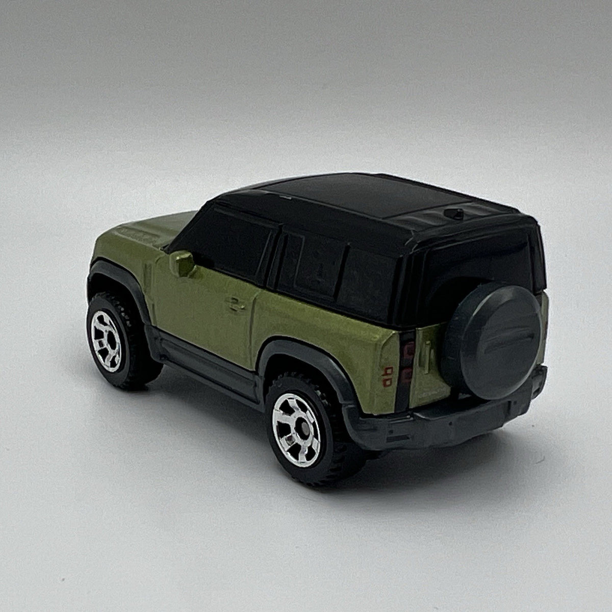 2022 MATCHBOX 2020 LAND ROVER DEFENDER 90 GREEN 1:64 DIECAST 2 1/2" SUV W/ BLACK