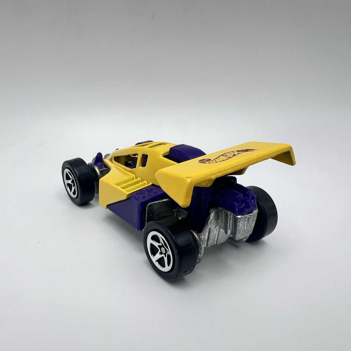 Hot Wheels Shock Factor Race Car Yellow/Purple Diecast 1/64 Scale Loose KB Toys