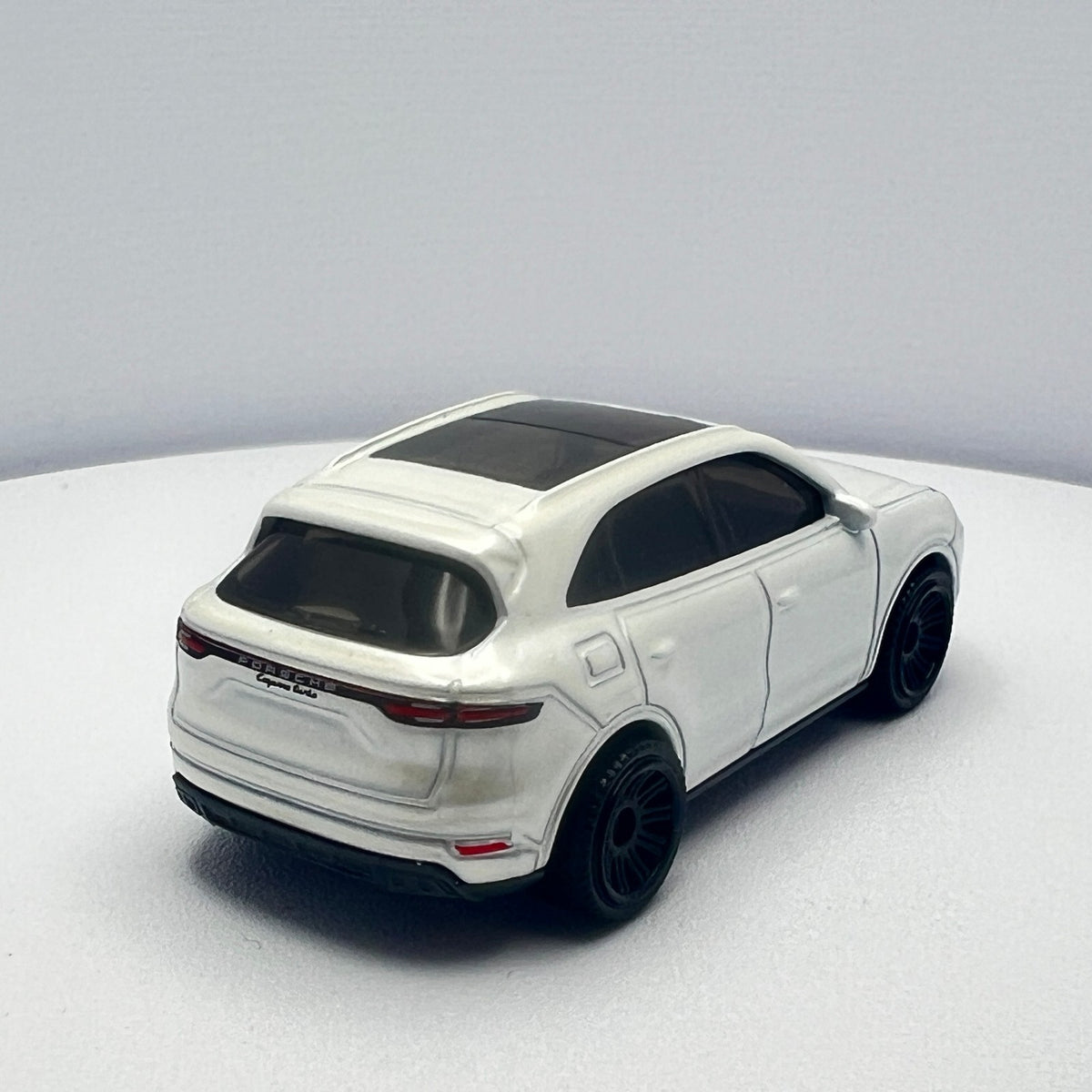 Matchbox Porsche Cayenne Turbo White LOOSE 1/64