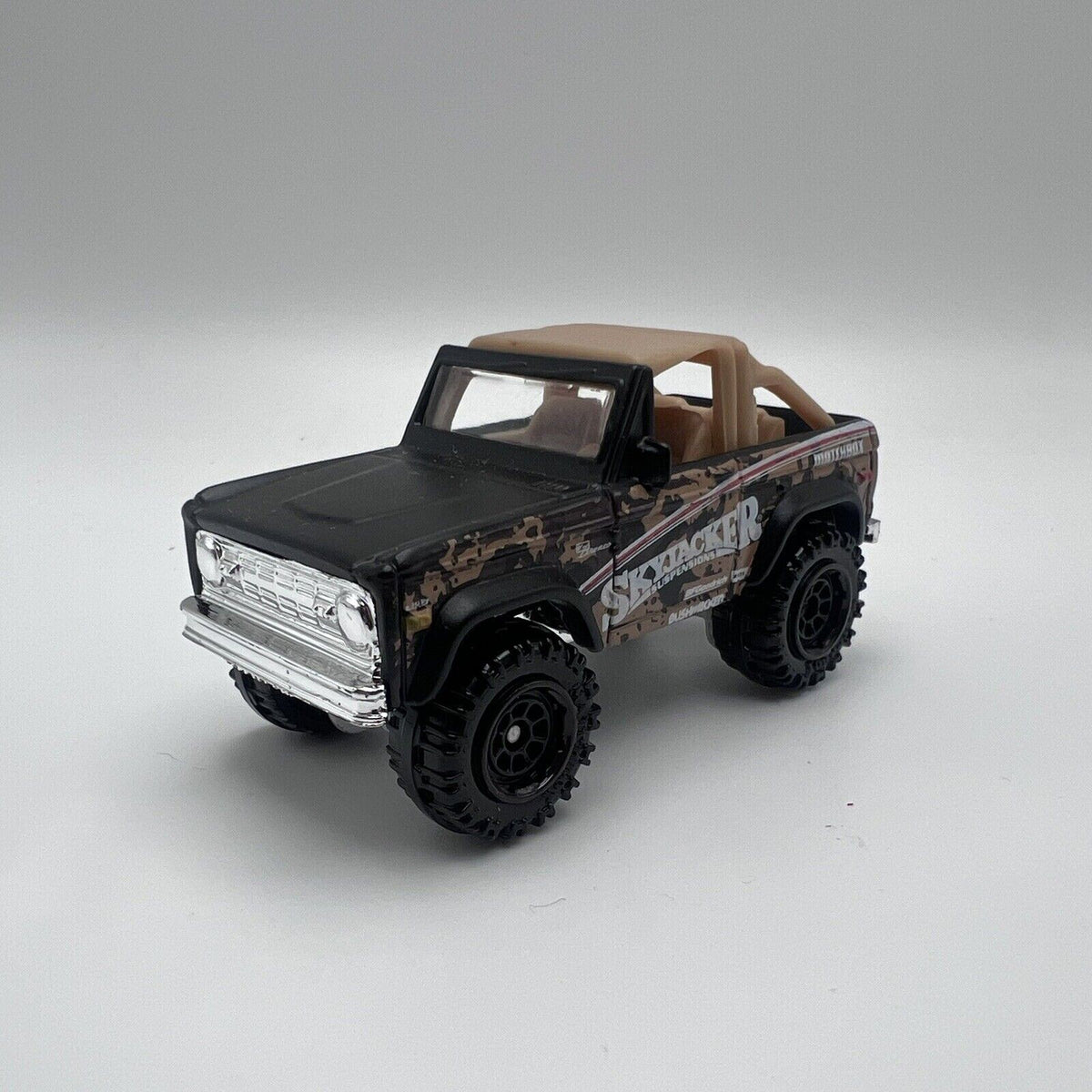 2024 Matchbox Ford Bronco 4x4 - Camo - Skyjacker Suspensions - Loose