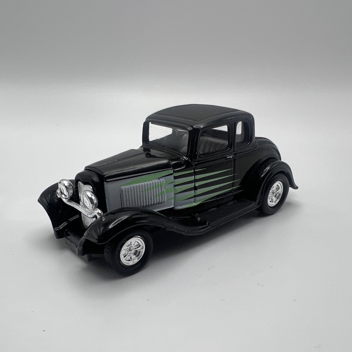 Racing Champions 1997 Hot Rod Drag Racing Series '32 Ford Coupe Black