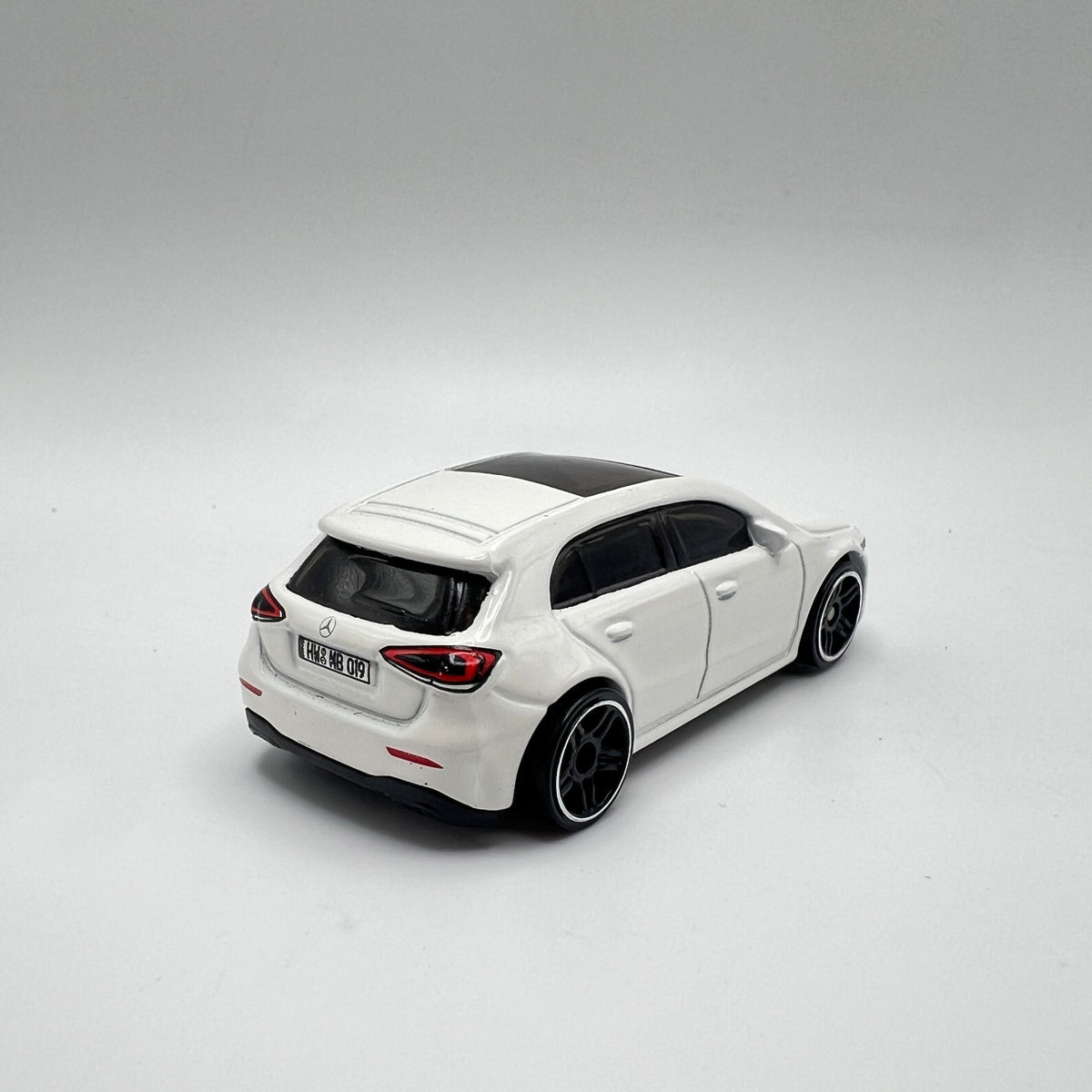 Hot Wheels 2019 Mercedes-Benz A-Class White LOOSE 1/64
