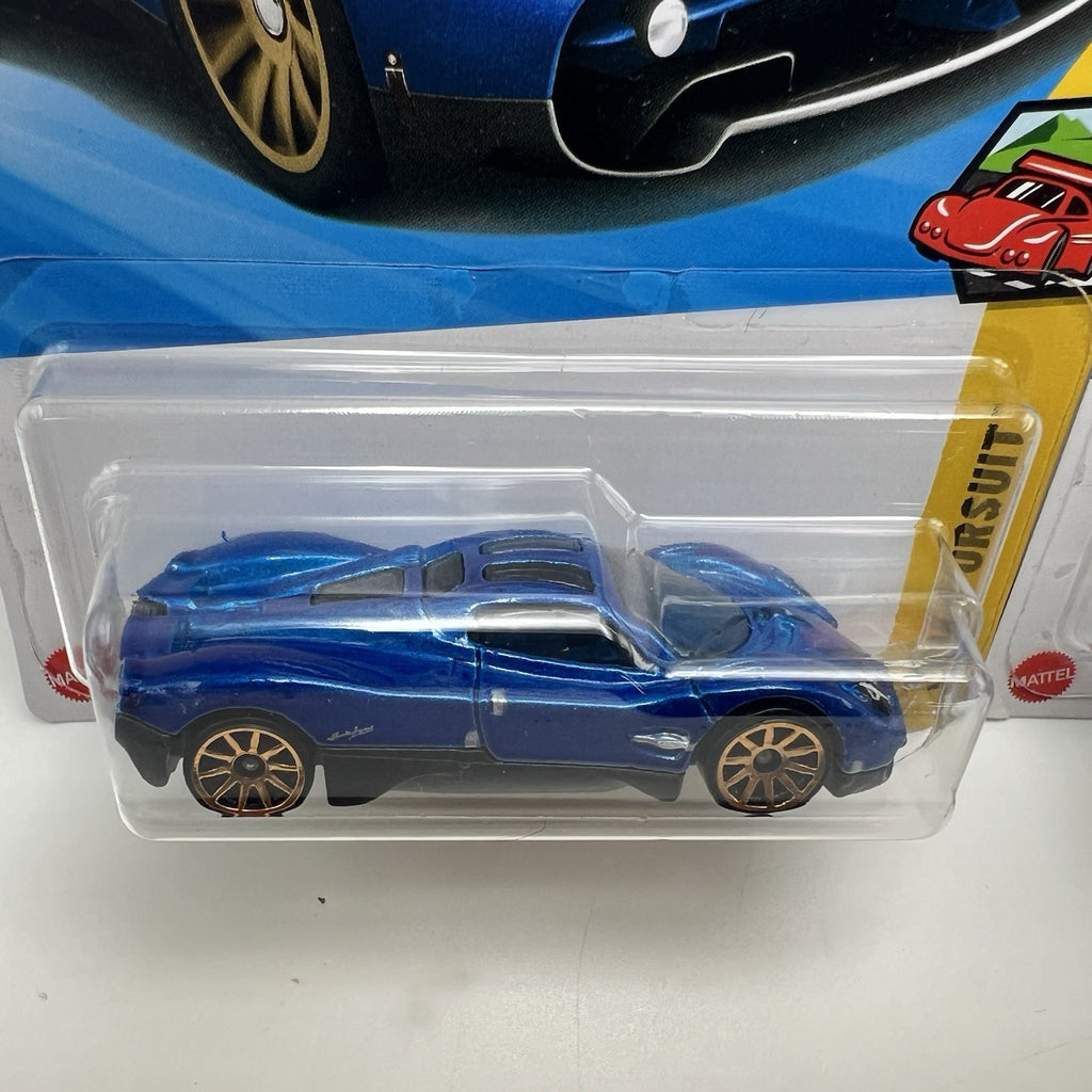 COMBO  Hot Wheels 2025 Pagani Utopia (WHITE - Exotics) (Blue - Peak Pursuit)