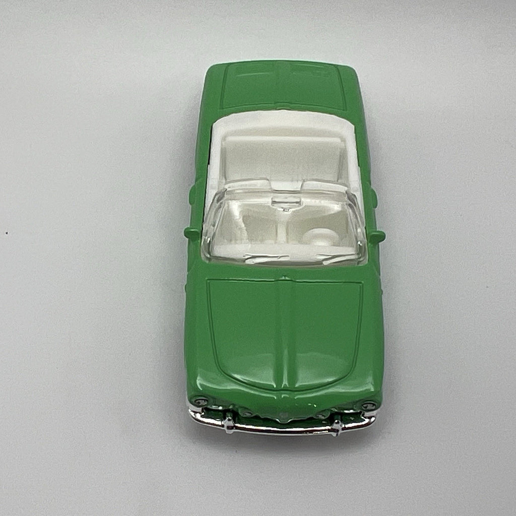 1966 66 Volkswagen Karmann Ghia Type 34 Collectible 1/64 Scale Diecast Model