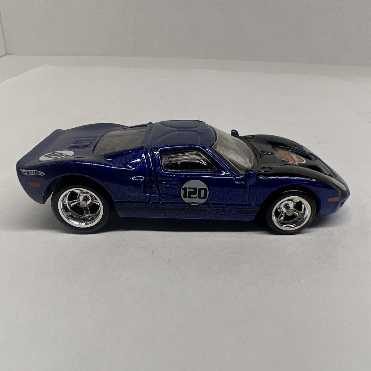 HOT WHEELS RACING 2005 BULLRUN USA RALLY Ford GT-40