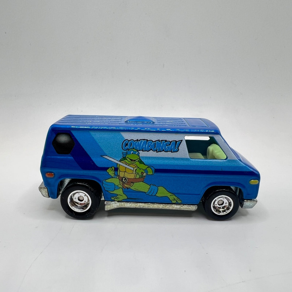 Hot Wheels Super Van TMNT Leonardo Cowabunga Blue Real Riders LOOSE 1/64