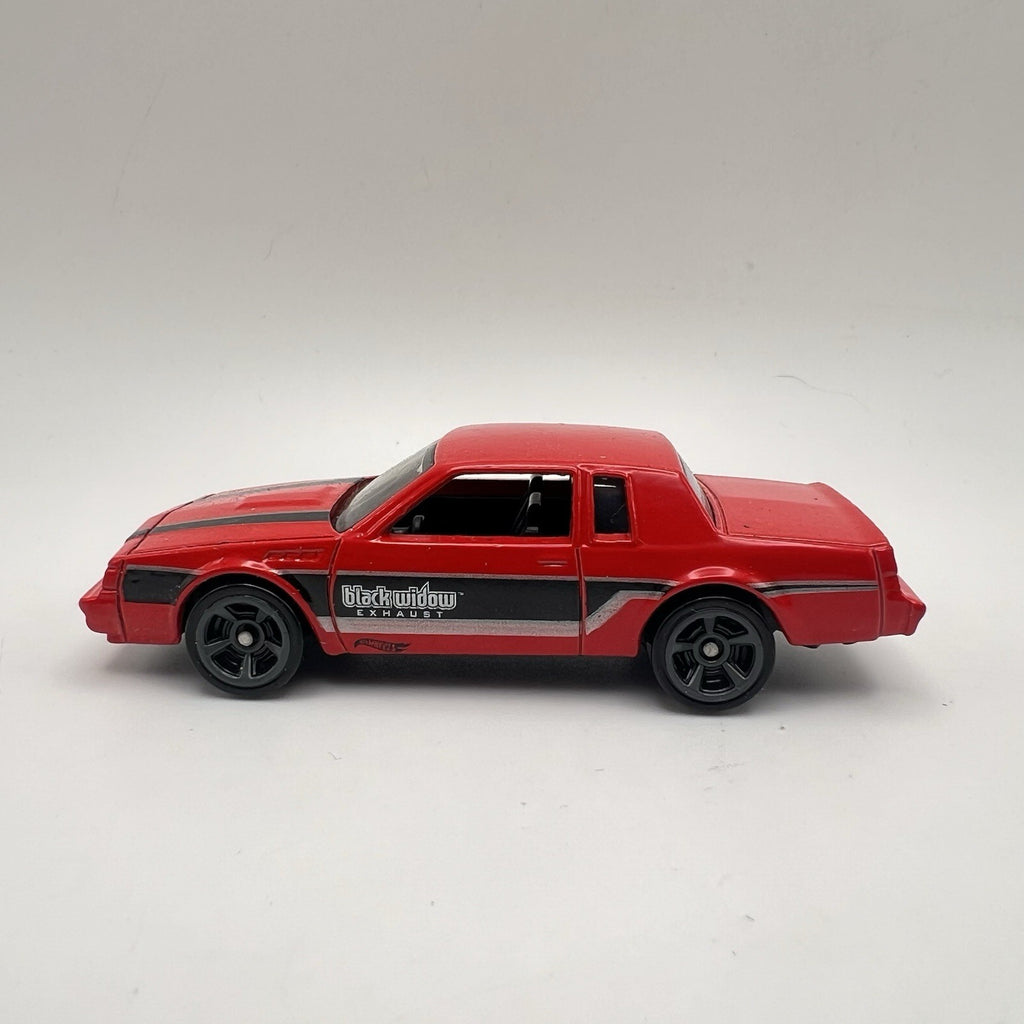 1987 87 Buick Regal GNX Collectible 1/64 Scale Diecast Diorama Model