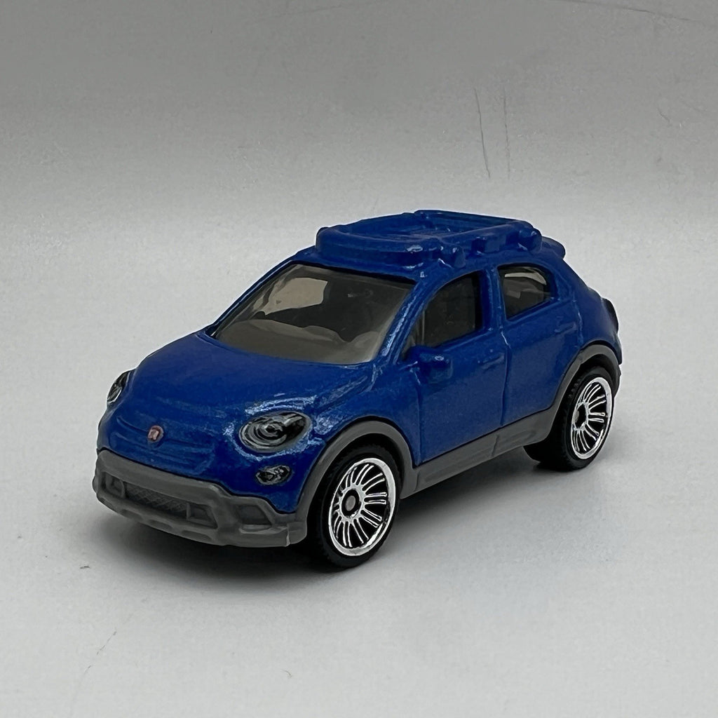 2016 16 Fiat 500X Collectible 1/64 Scale Diecast Diorama Model