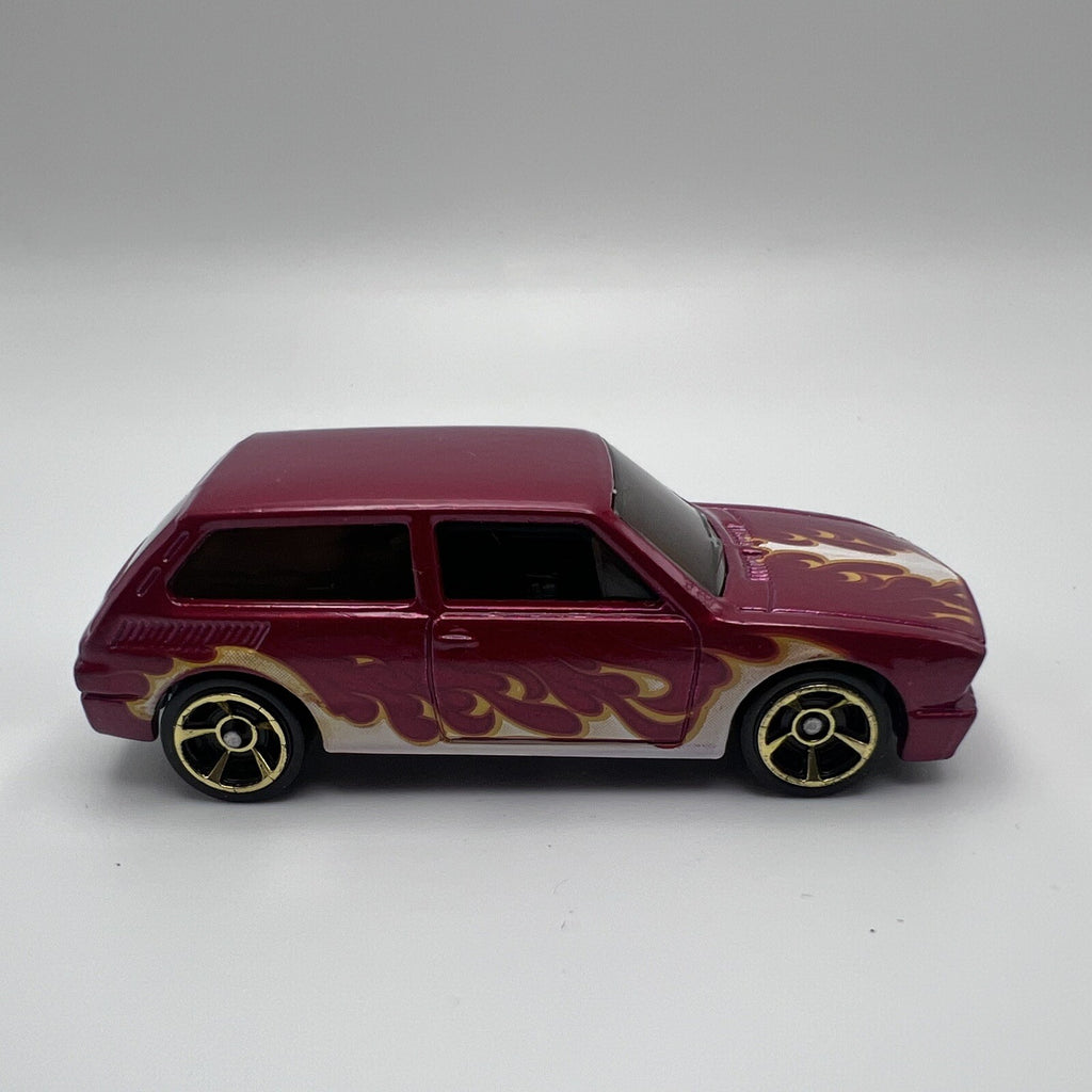 Hot Wheels Red Volkswagen Brasilia w/Flames 2012 Heat Fleet T9678 LOOSE