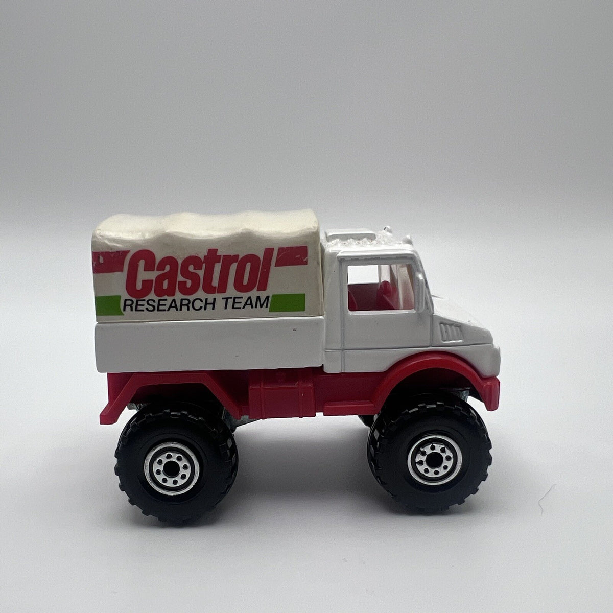 Hot Wheels 1990 Castrol Research Team Truck Hot Trucks 1:64 Scale Diecast