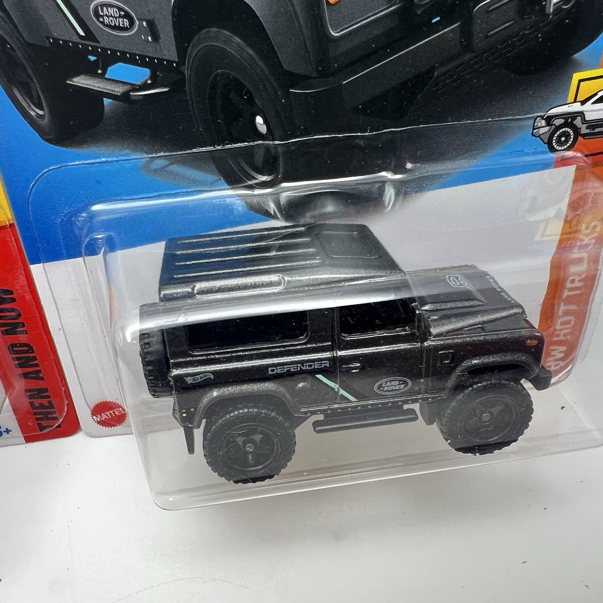 Hot Wheels Land Rover Defender 90 Lot of 2 – Gray & Tan