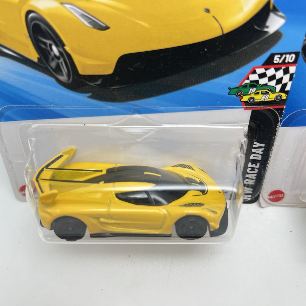 LOT OF 2 -  HOT WHEELS 2020 KOENIGSEGG JESKO -  COLOR VARIANTS Yellow And Orange