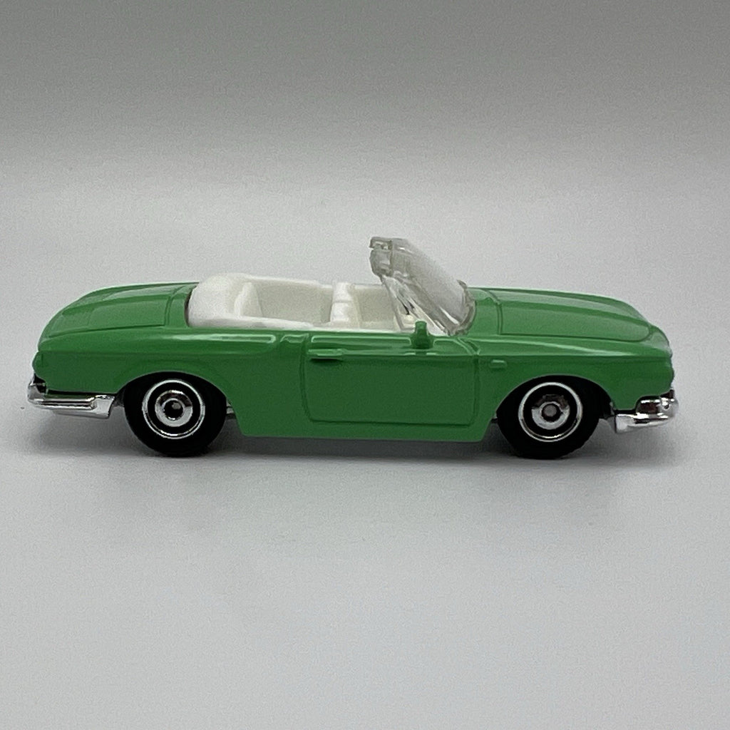 1966 66 Volkswagen Karmann Ghia Type 34 Collectible 1/64 Scale Diecast Model