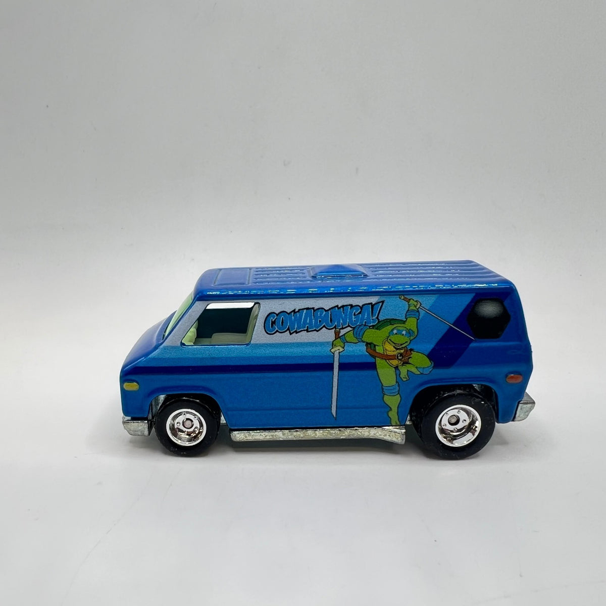 Hot Wheels Super Van TMNT Leonardo Cowabunga Blue Real Riders LOOSE 1/64