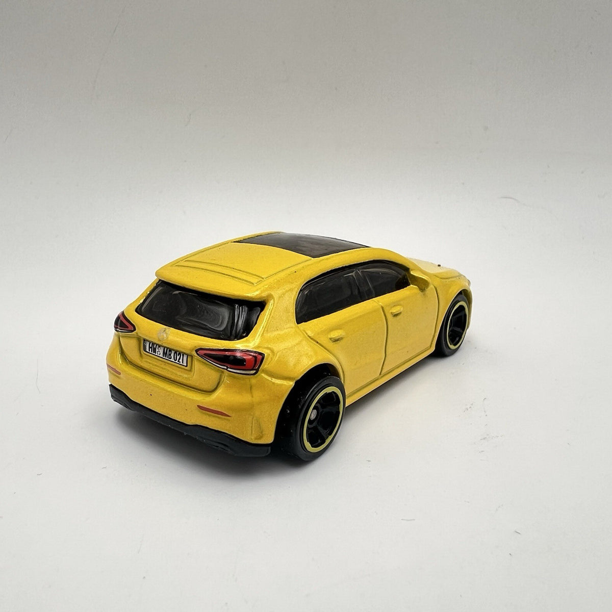 2019 19 Mercedes A Class Collectible 1/64 Scale Diecast Diorama Model
