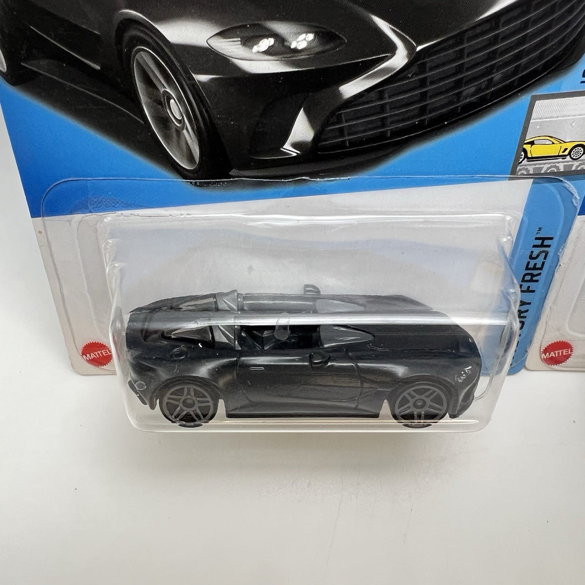 2 Car Lot Hot Wheels  Aston Martin V12 Speedster White & Black Factory Fresh