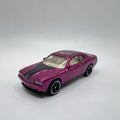 2008 08 Dodge Challenger SRT8 Collectible 1/64 Scale Diecast Diorama Model