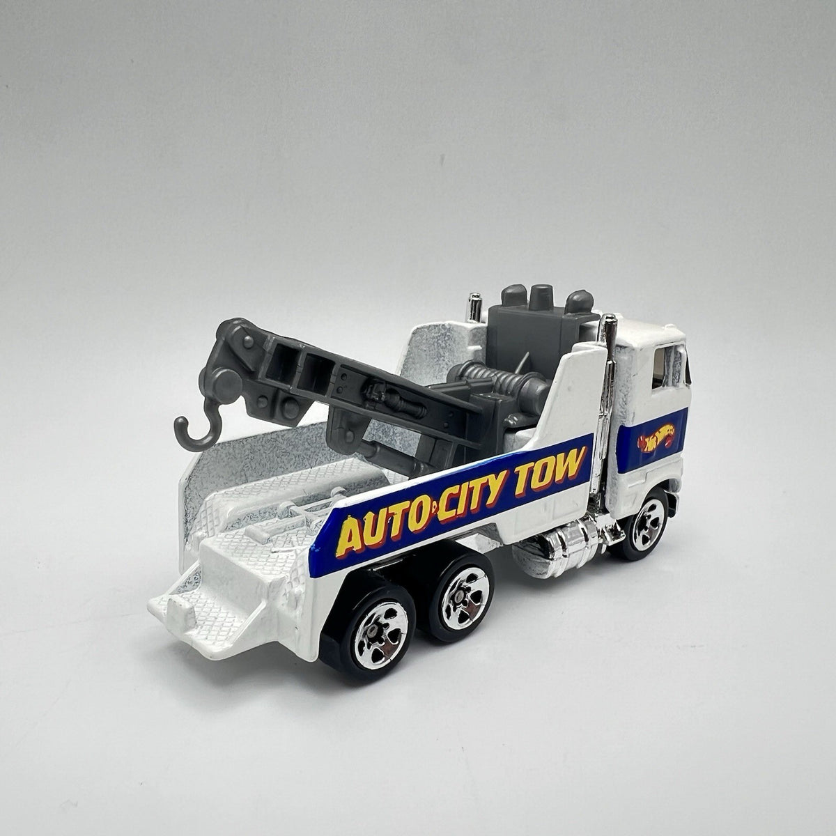 Vintage Hot Wheels 1981 Auto-City Tow Truck White Diecast Vintage Truck