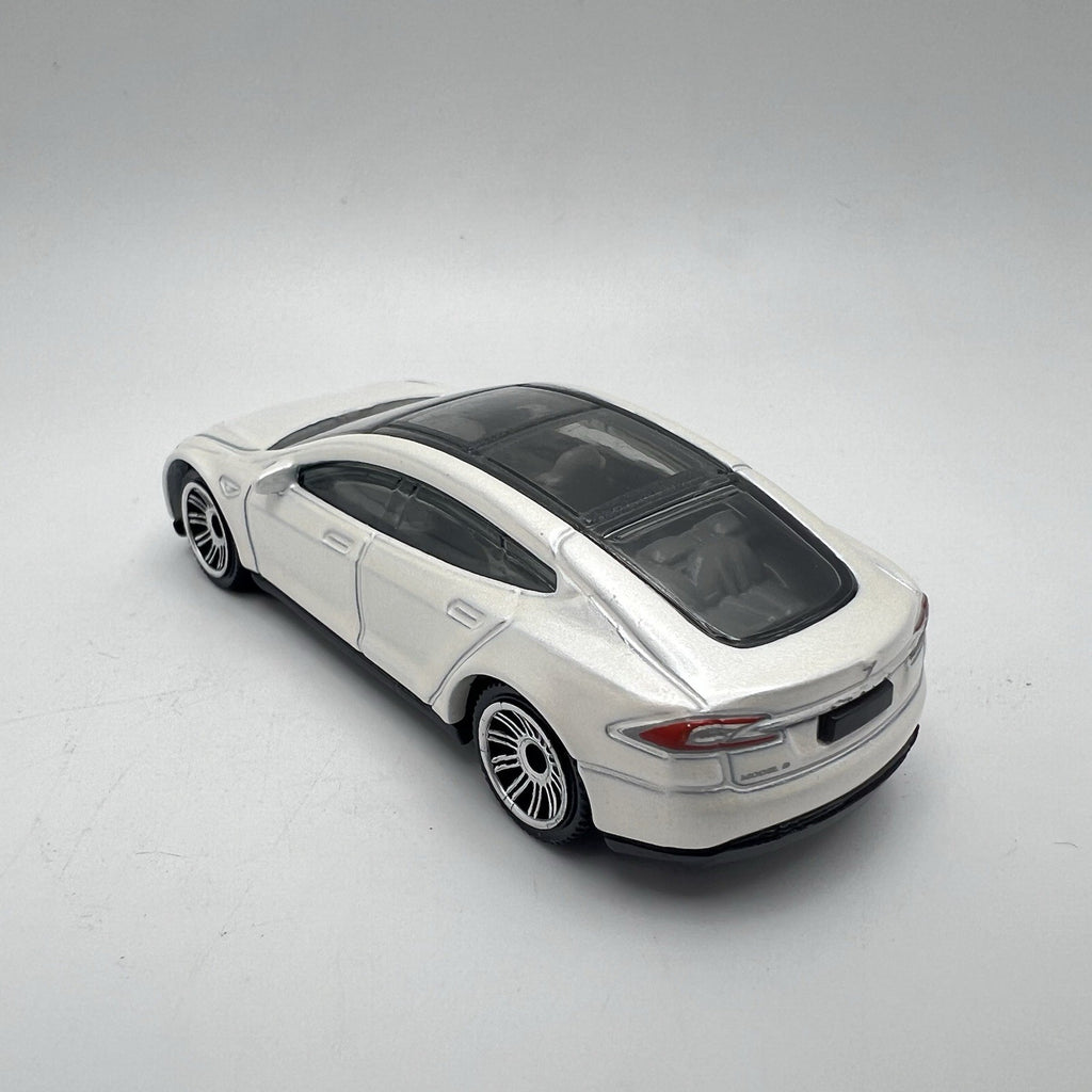 Matchbox Tesla Model S - 2015 Casting w/ 10 Spoke Wheels (2016 MBX Basic)