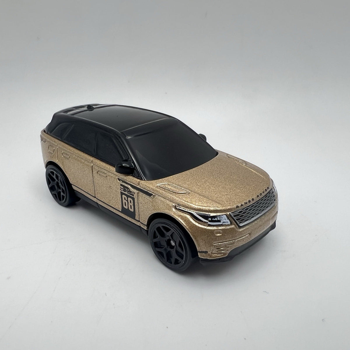 RANGE ROVER VELAR Diorama Collectible DieCast Model Truck 1:64 Gold LOOSE