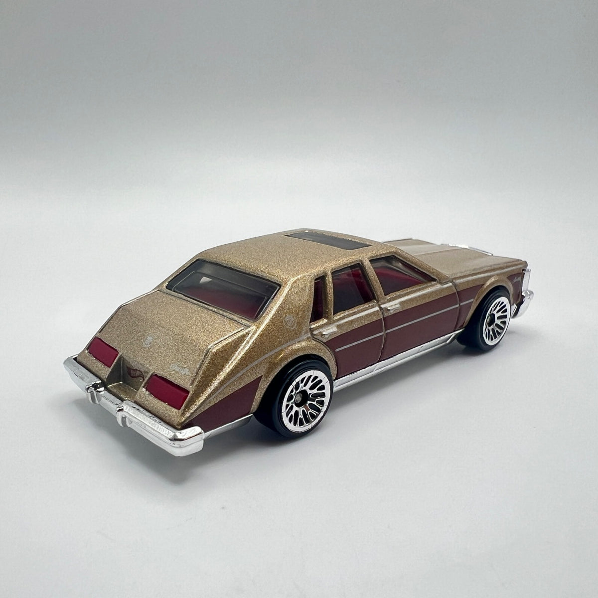 Hot Wheels Cadillac Seville Gold Maroon LOOSE 1/64