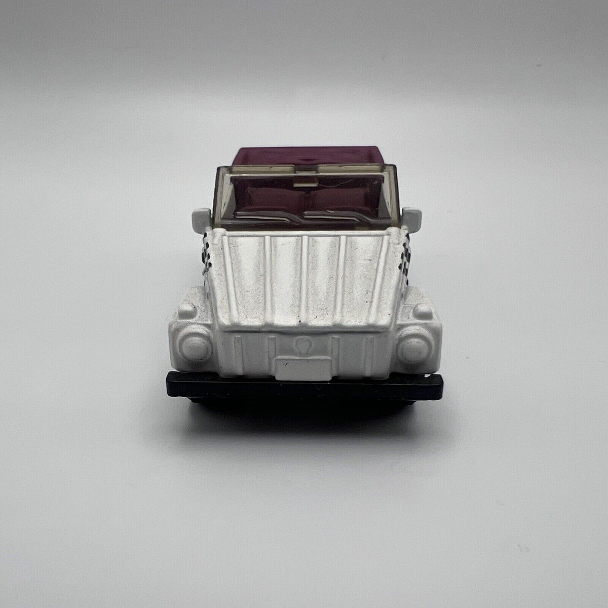 Matchbox Jungle Explorers (2010) White Volkswagen Type 181 Toy Car 98/100 Loose