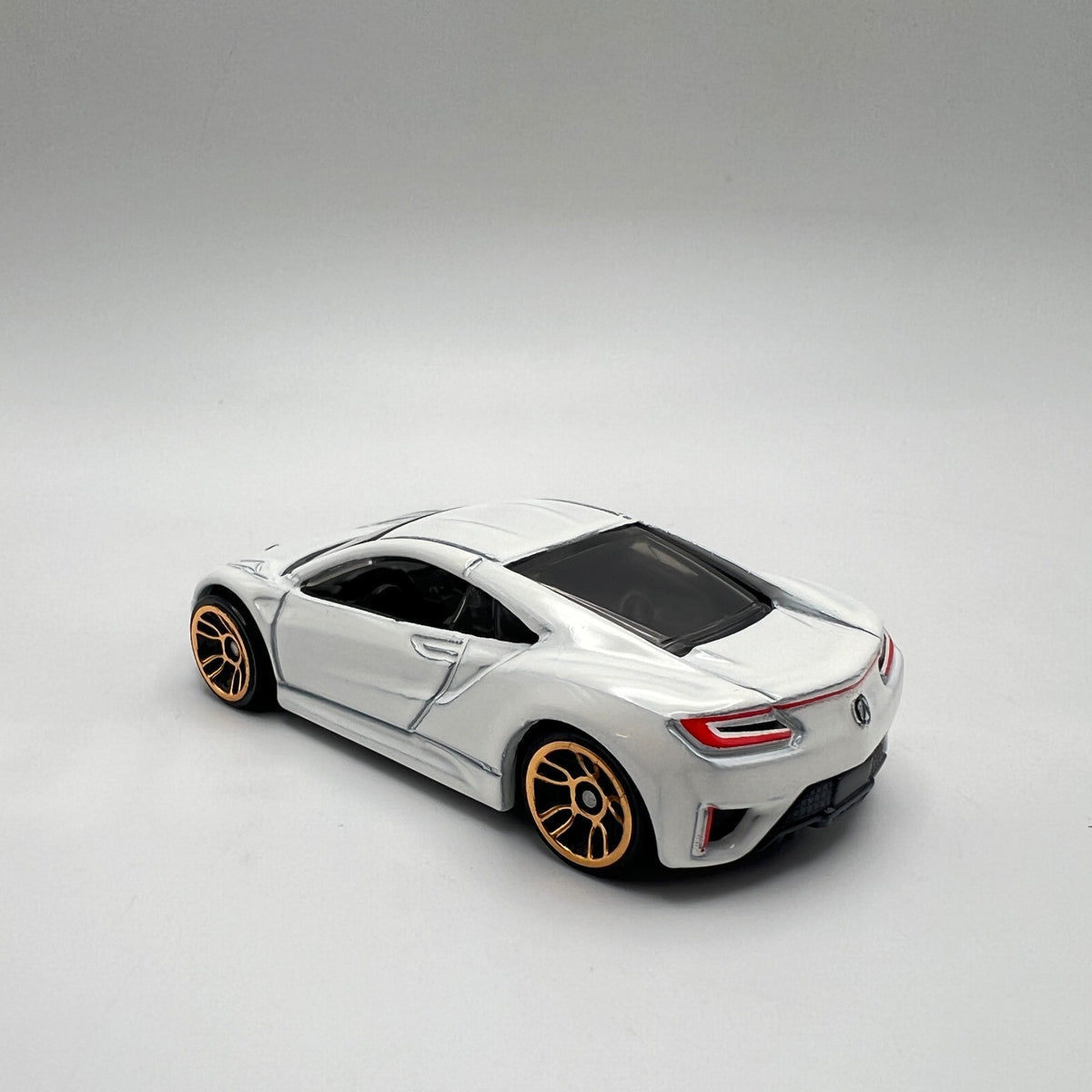 Hot Wheels '17 Acura NSX White Gold Wheels LOOSE 1/64
