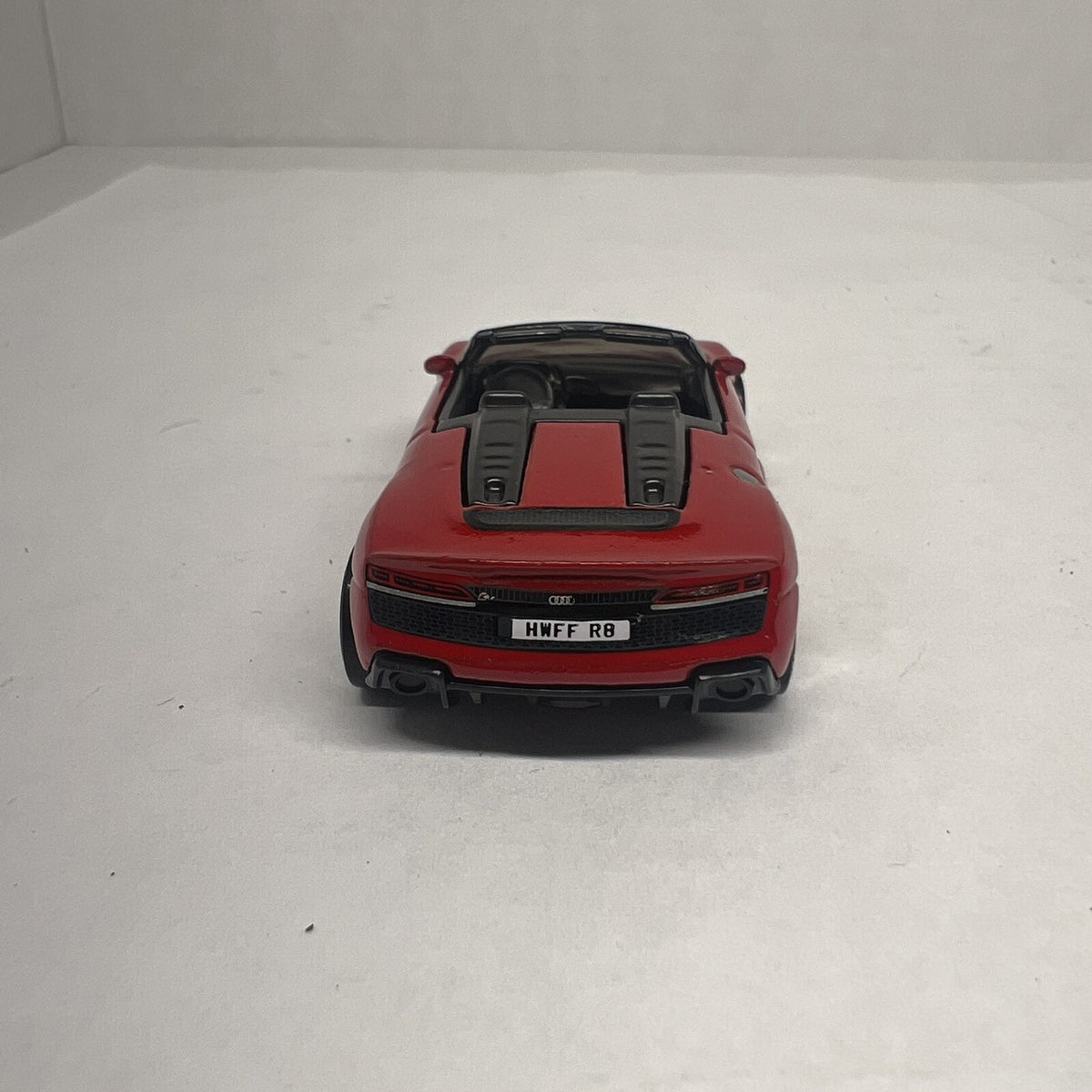 2019 Audi R8 Spyder * 1:64 Scale Diecast Model Diorama Hot Wheels *