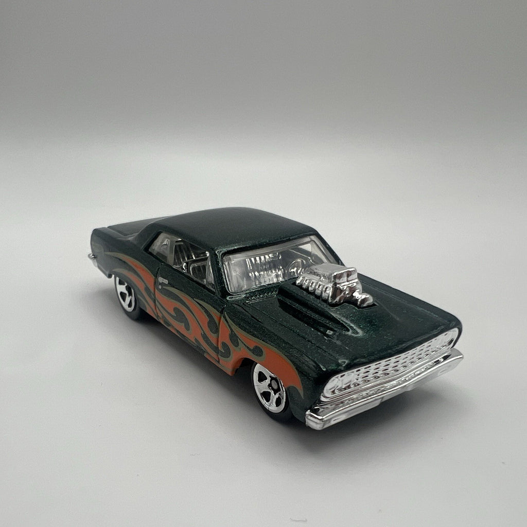 1964 64 Chevy Chevelle SS Collectible 1/64 Scale Diecast Diorama Model