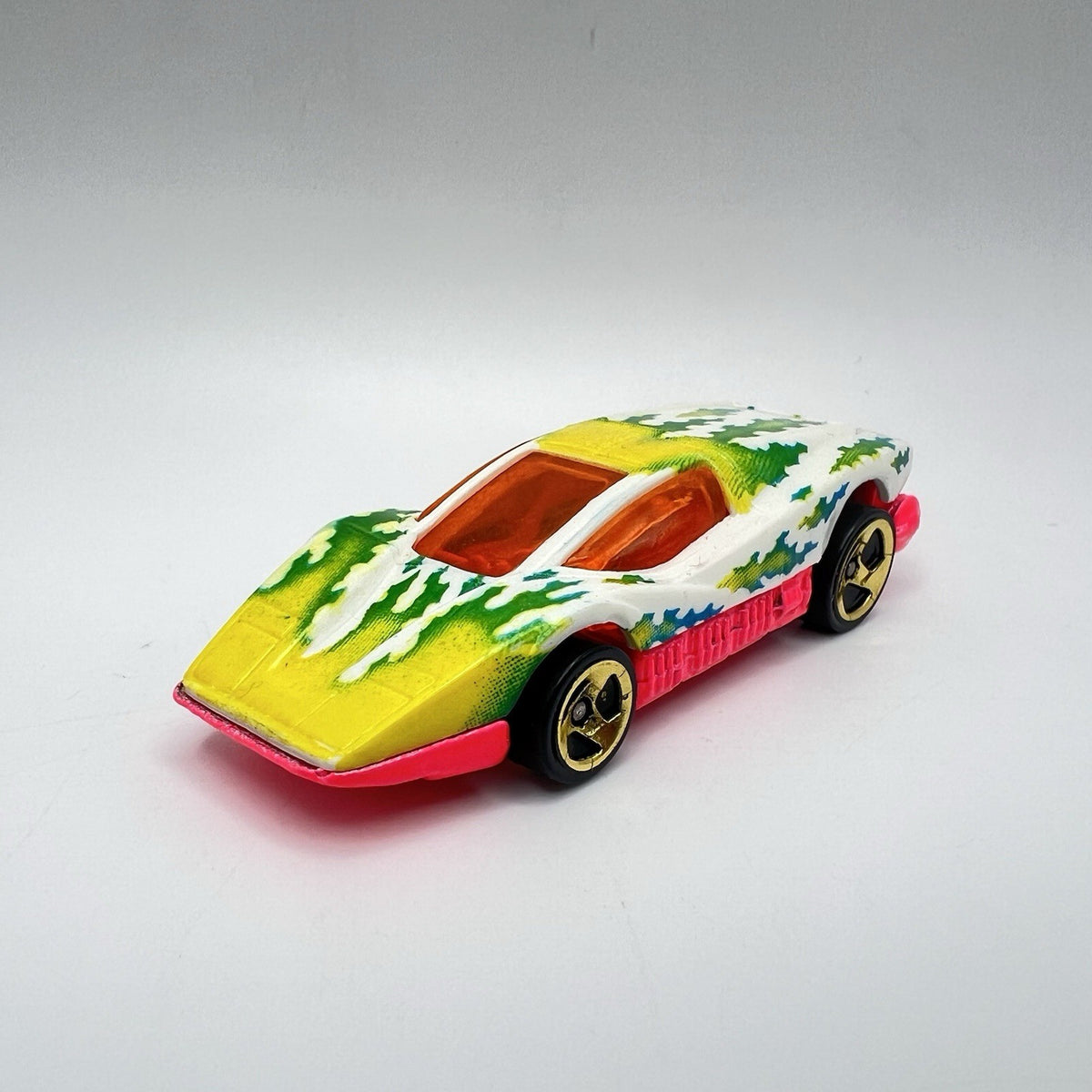 Hot Wheels 1995 Collector #444 Aeroflash with Gold 3 Spoke Wheels Large Charge
