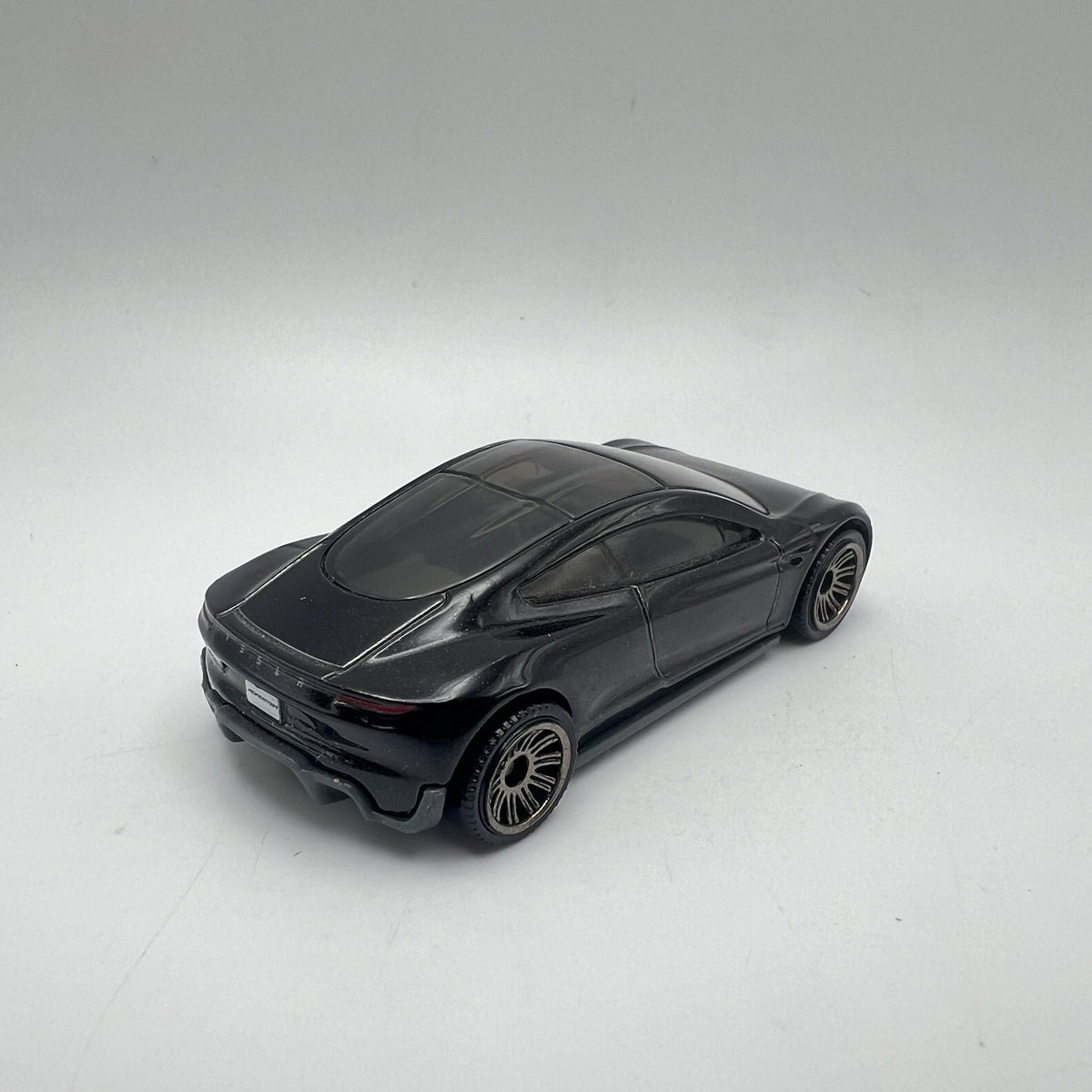 2024 24 Tesla Roadster Collectible 1/64 Scale Diecast Diorama Model