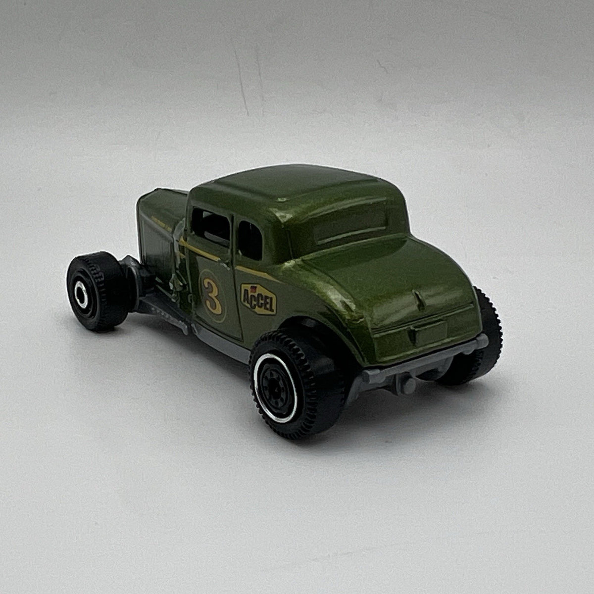 1932 32 Ford Coupe Model B Collectible 1/64 Scale Diecast Diorama Model