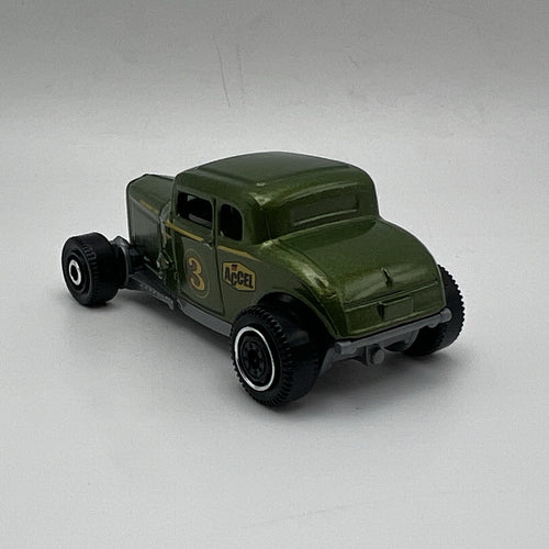 1932 32 Ford Coupe Model B Collectible 1/64 Scale Diecast Diorama Model