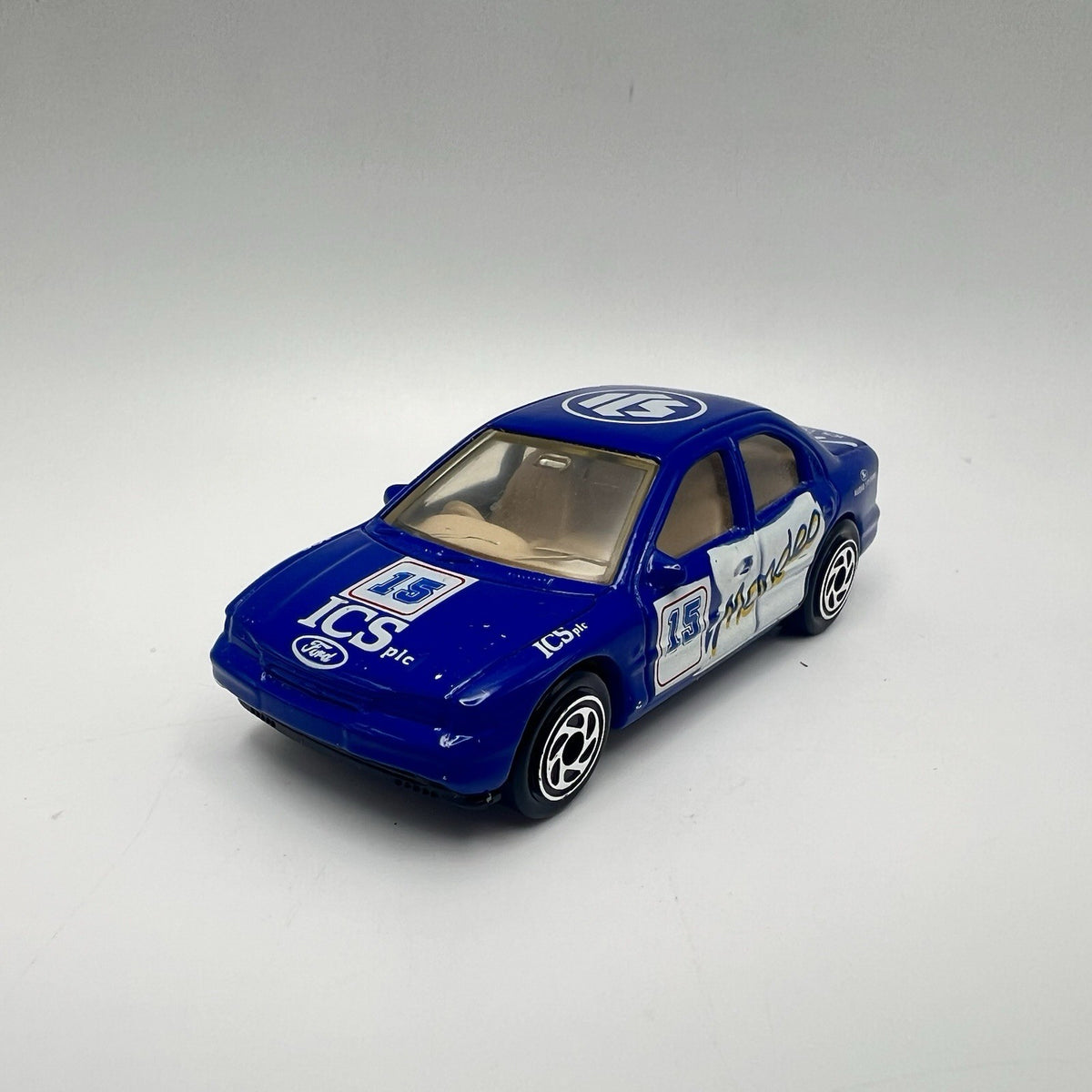 Matchbox 1995 Ford Mondeo #40 Blue Race Car Vintage Die Cast Super Fast Series