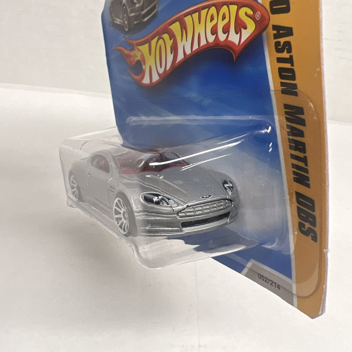 Hot Wheels HW Premiere 2010 Aston Martin DBS Silver #52/214 Short Card
