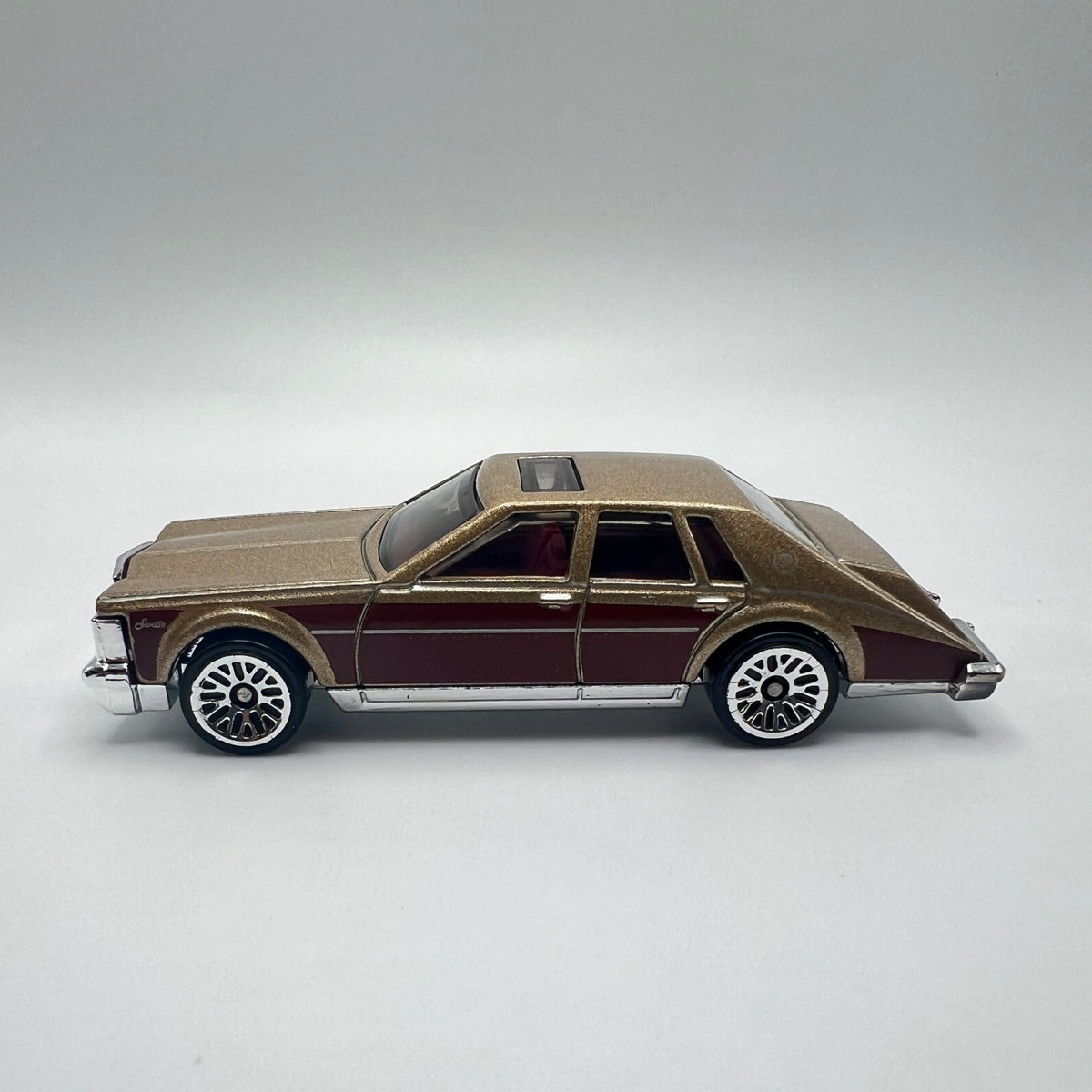 Hot Wheels Cadillac Seville Gold Maroon LOOSE 1/64