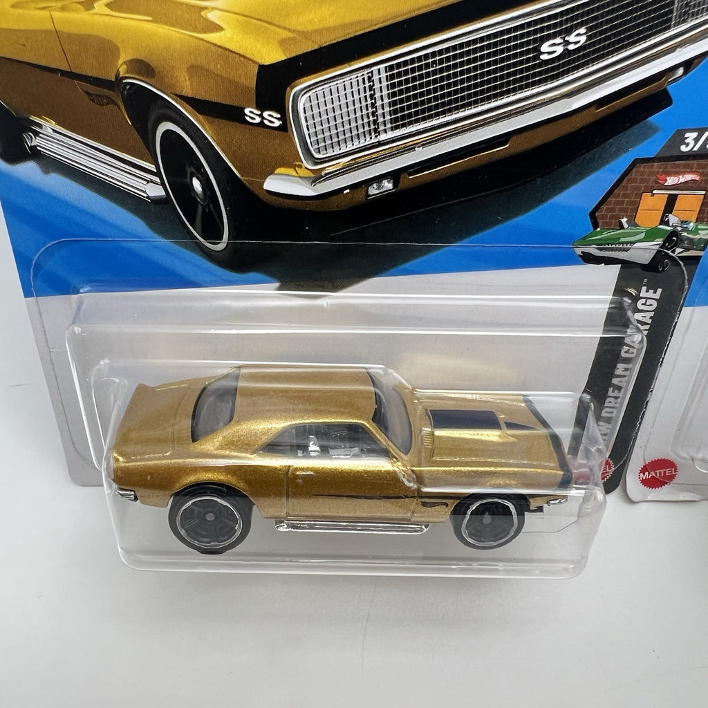 Hot Wheels CAMARO Lot of (2) '67 Camaro / '70 Chevy Camaro RS