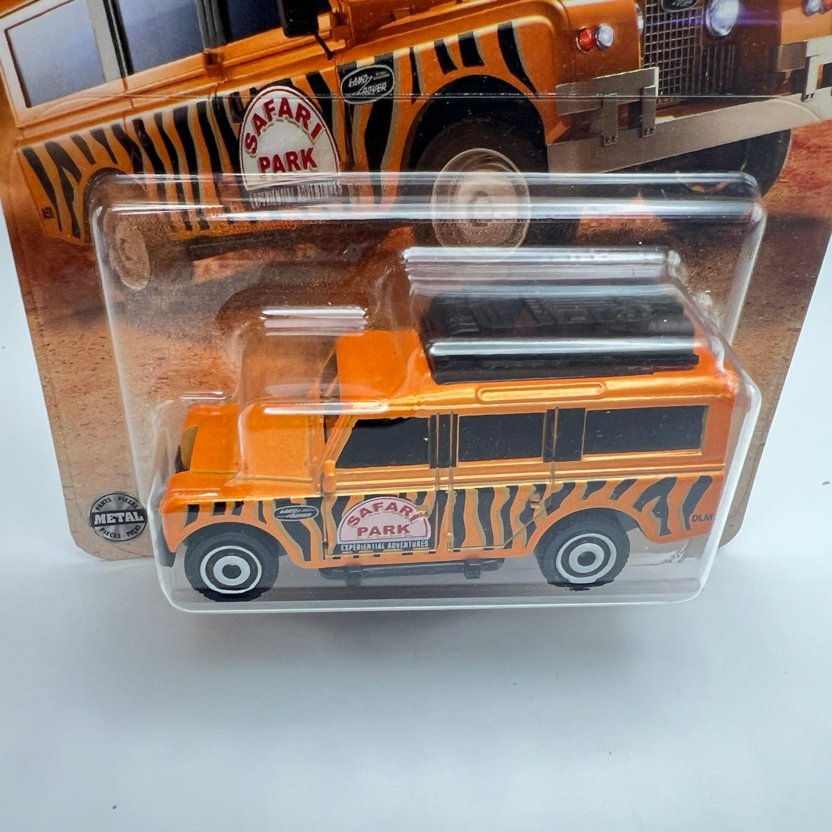 Matchbox 1966 Land Rover Gen II Orange Safari Park 82/125 1:64 Diecast