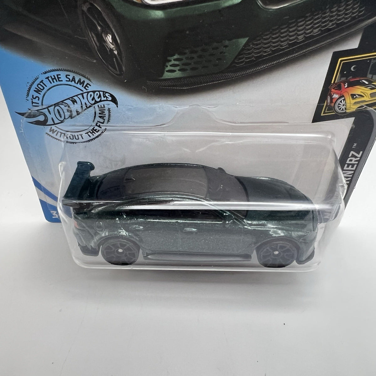 Hot Wheels Nightburnerz 6/10 Jaguar XE SV Project 8 171/250 Green