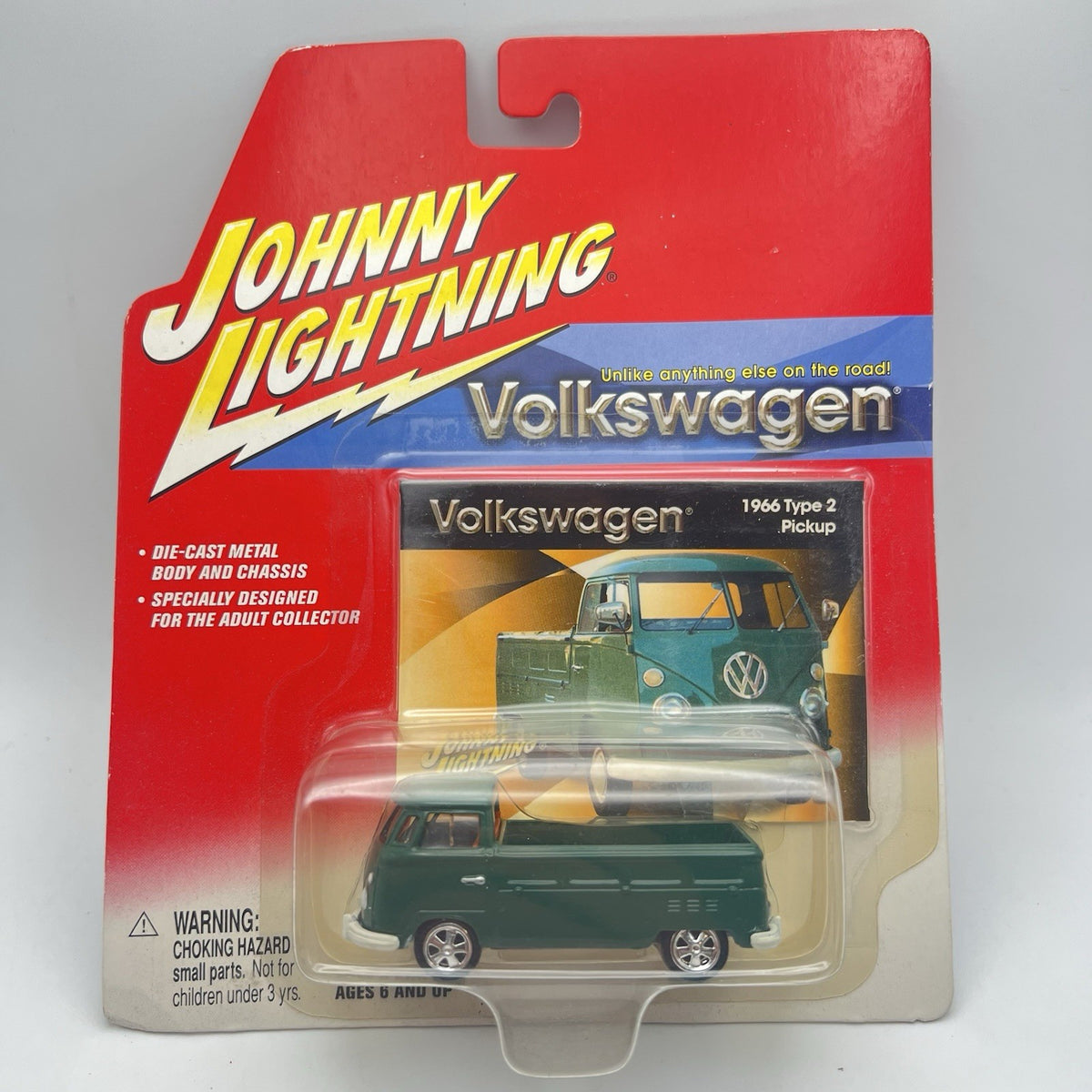 Johnny Lightning Volkswagen Type 2 Pickup 1966 1:64 Green Diecast Car